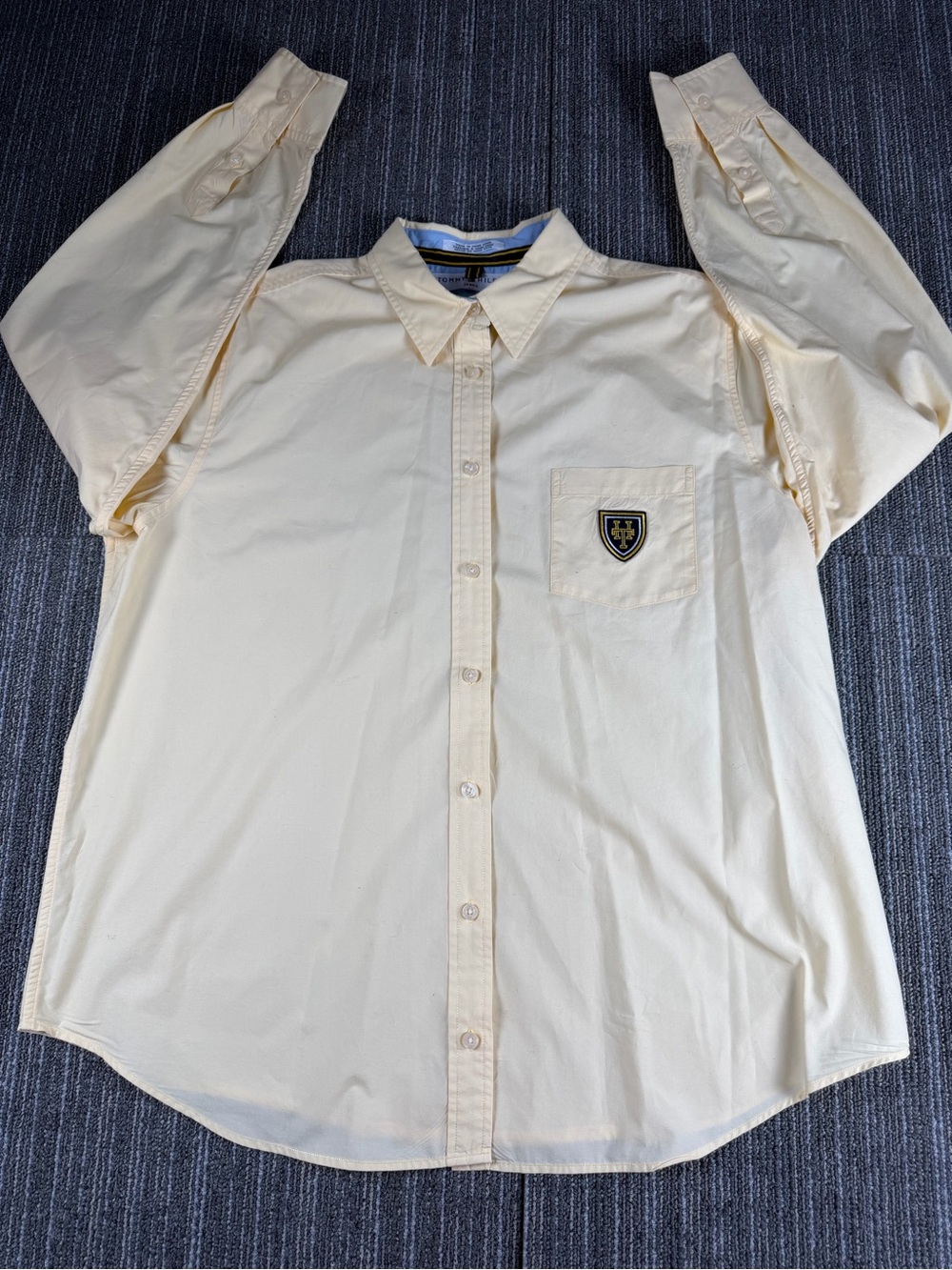 Tommy Hilfiger 90โs Preppy Men's Cream Button-Up Shirt with Chest Crest